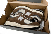 Load image into Gallery viewer, New Balance 2002R Brown Gray