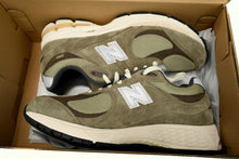 Load image into Gallery viewer, New Balance 2002R Sea Army Green Grey