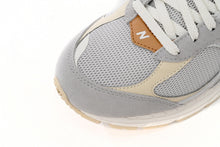 Load image into Gallery viewer, New Balance 2002R White Grey