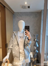 Load image into Gallery viewer, Louis Vuitton all-over custom lettering burnt flower towel embroidery zipper hooded jacket - مناسب للجنسين