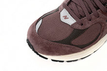 Load image into Gallery viewer, New Balance 2002R Sea Black Brown