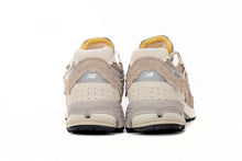 Load image into Gallery viewer, New Balance 2002R Shallow Khaki