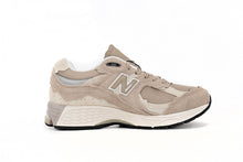 Load image into Gallery viewer, New Balance 2002R Shallow Khaki