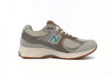 Load image into Gallery viewer, New Balance 2002R Brown Emerald Green