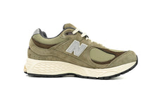 Load image into Gallery viewer, New Balance 2002R Sea Army Green Grey
