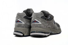 Load image into Gallery viewer, New Balance 2002R Brownish Grey