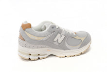 Load image into Gallery viewer, New Balance 2002R White Grey