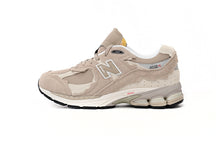 Load image into Gallery viewer, New Balance 2002R Shallow Khaki