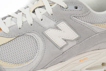 Load image into Gallery viewer, New Balance 2002R White Grey