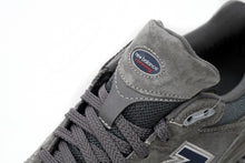 Load image into Gallery viewer, New Balance 2002R Brownish Grey