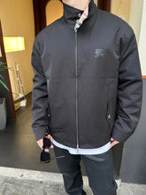 Load image into Gallery viewer, Burberry New Plaid Warhorse Double-Faced Jacket