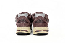 Load image into Gallery viewer, New Balance 2002R Sea Black Brown