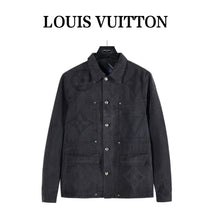 Load image into Gallery viewer, Louis Vuitton Heavy Gradient Washed Letter Positioning Print Denim Jacket - مناسب للجنسين