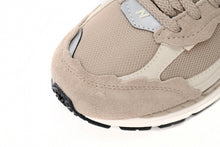 Load image into Gallery viewer, New Balance 2002R Shallow Khaki