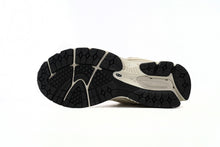 Load image into Gallery viewer, New Balance 2002R Beig