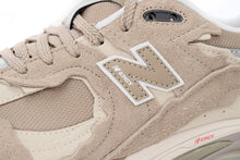 Load image into Gallery viewer, New Balance 2002R Shallow Khaki