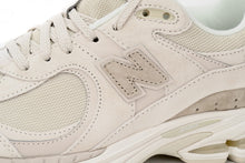 Load image into Gallery viewer, New Balance 2002R Shallow Cream