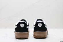 Load image into Gallery viewer, PUMA Club Klassika Suede
