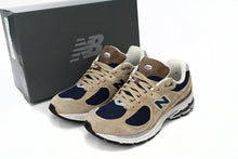 Load image into Gallery viewer, New Balance 2002R Aark Blue
