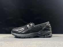 Load image into Gallery viewer, NEW BALANCE 1906
