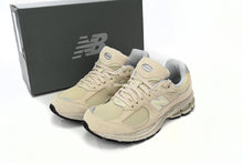 Load image into Gallery viewer, New Balance 2002R Beig
