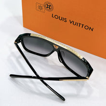 Load image into Gallery viewer, LOUIS VUITTON  Sunglasses
