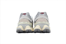 Load image into Gallery viewer, New Balance 9060 &#39;Lunar New Year&#39;
