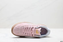 Load image into Gallery viewer, PUMA Club Klassika Suede
