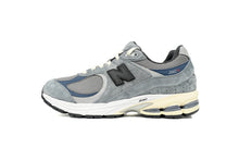 Load image into Gallery viewer, New Balance 2002R Sea Dark Blue Gray
