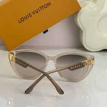 Load image into Gallery viewer, LOUIS VUITTON  Sunglasses
