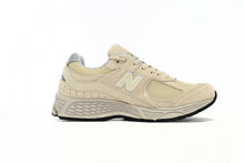 Load image into Gallery viewer, New Balance 2002R Beig
