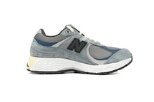 Load image into Gallery viewer, New Balance 2002R Sea Dark Blue Gray
