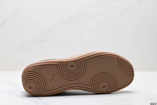 Load image into Gallery viewer, PUMA Club Klassika Suede
