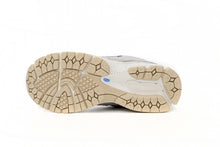 Load image into Gallery viewer, New Balance 2002R White Grey

