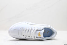 Load image into Gallery viewer, PUMA Club Klassika Suede
