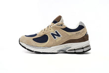 Load image into Gallery viewer, New Balance 2002R Aark Blue
