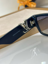 Load image into Gallery viewer, LV Sleek Square Sunglasses
