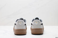 Load image into Gallery viewer, PUMA Club Klassika Suede
