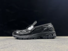 Load image into Gallery viewer, NEW BALANCE 1906
