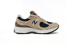 Load image into Gallery viewer, New Balance 2002R Aark Blue
