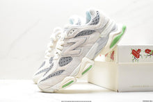 Load image into Gallery viewer, NEW BALANCE 9060
