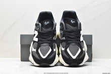 Load image into Gallery viewer, NEW BALANCE 9060
