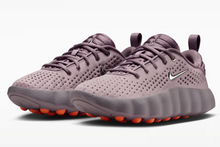Load image into Gallery viewer, Nike Mind sneakers
