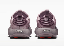 Load image into Gallery viewer, Nike Mind sneakers
