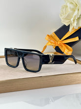 Load image into Gallery viewer, LV Sleek Square Sunglasses
