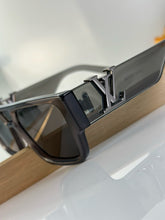 Load image into Gallery viewer, LV Sleek Square Sunglasses
