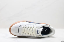 Load image into Gallery viewer, PUMA Club Klassika Suede
