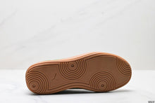 Load image into Gallery viewer, PUMA Club Klassika Suede
