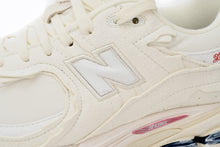 Load image into Gallery viewer, New Balance 2002R Sea Salt Color
