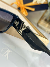 Load image into Gallery viewer, LV Sleek Square Sunglasses
